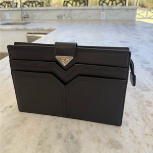 RARE** YSL (YVES SAINT LAURENT) Black Leather Clutch, Magnetic closure